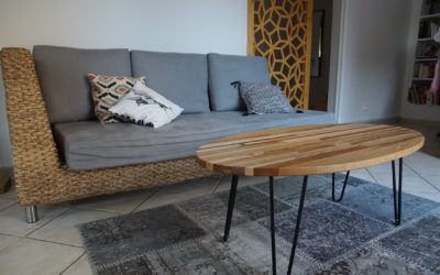 Une table basse ovale