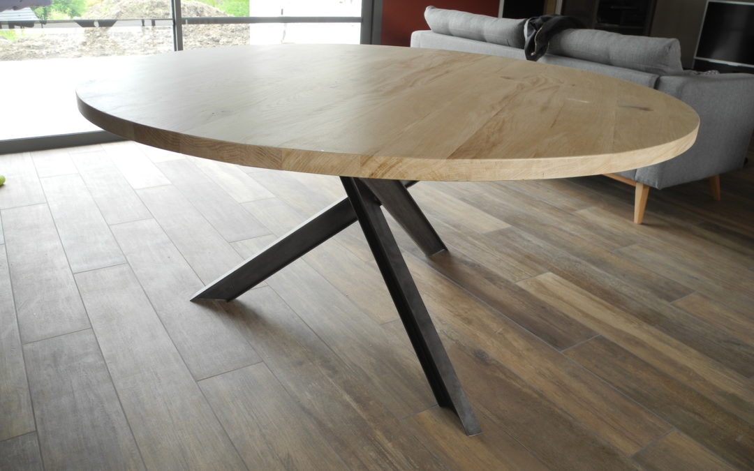 Une table ronde de 1,60 m