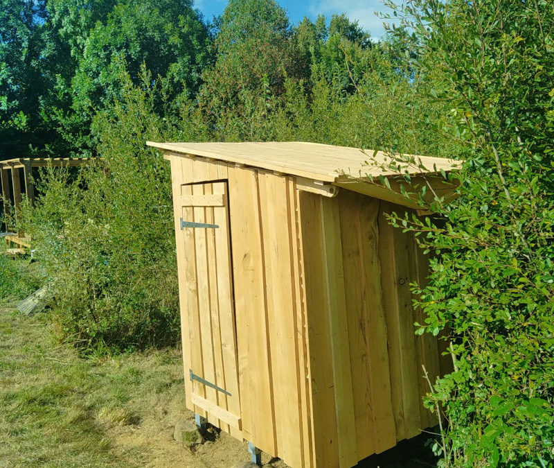 Toilettes sèches en bois de cèdre